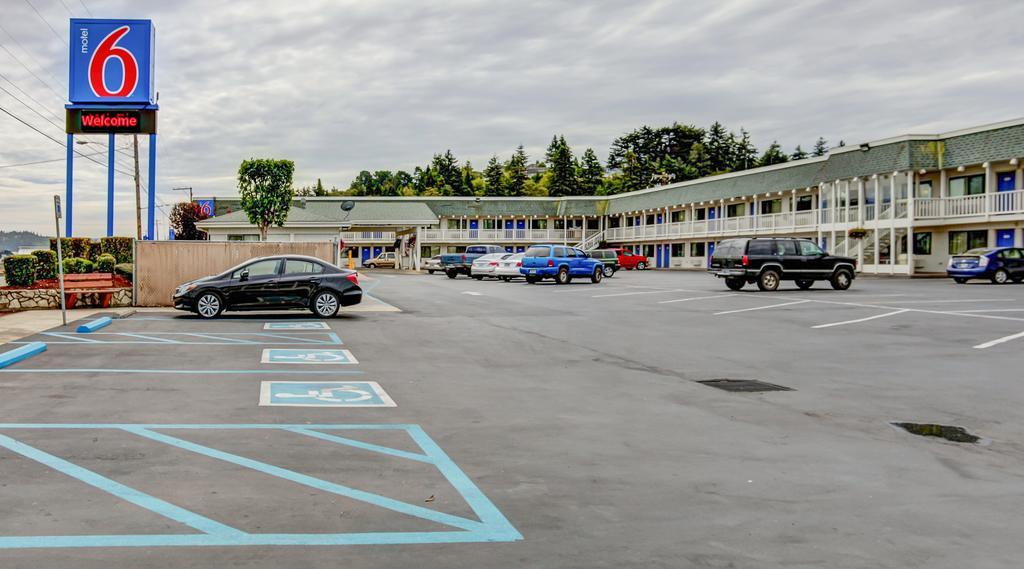 Motel 6-Coos Bay, Or Eksteriør bilde